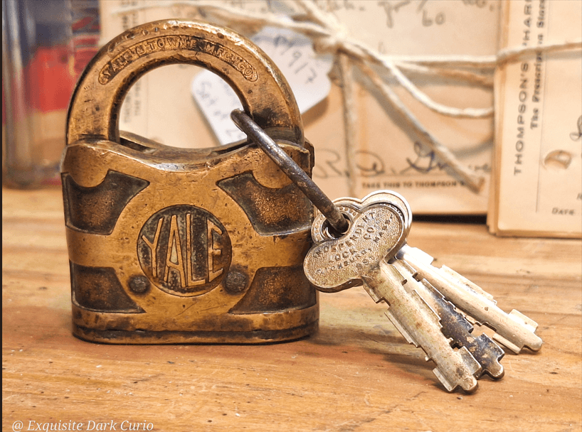 Antiques - Exquisite Dark Curio