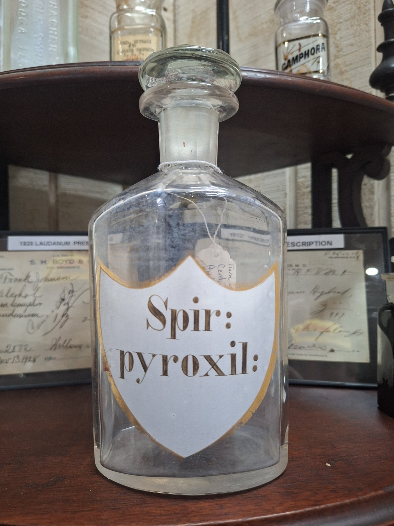 19th Century Apothecary Jar - Spir. pyroxil - Exquisite Dark Curio