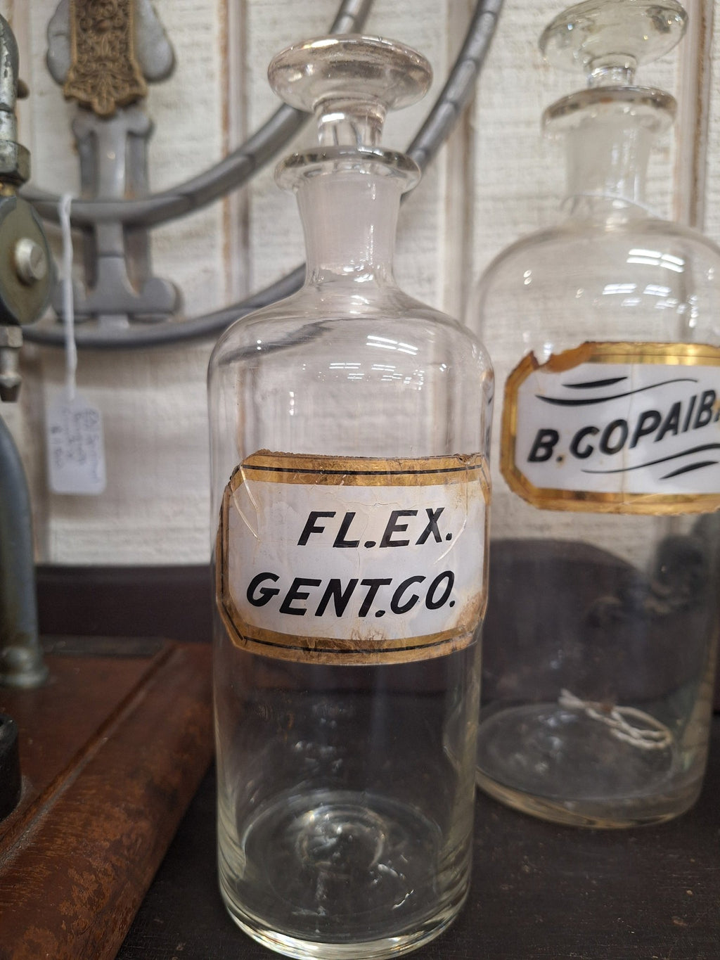 19th Century LUG Pontil Apothecary Bottle - Fl. Ex. Gent. Co. - Exquisite Dark Curio