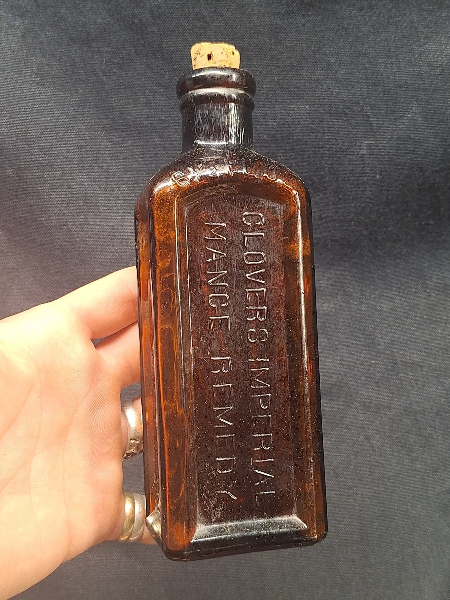 Antique Apothecary / Veterinary - Glover's Imperial Mange Remedy - Exquisite Dark Curio