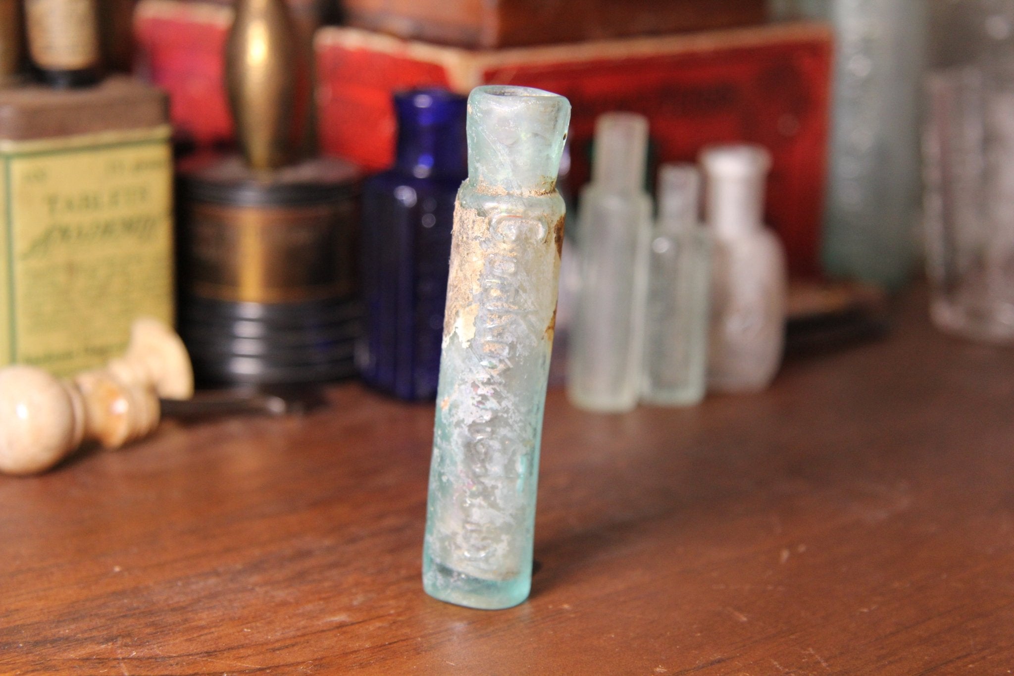 Antique Opium Bottle - GDE Tilly Koenig Co. Original Golden Shield Label - Exquisite Dark Curio