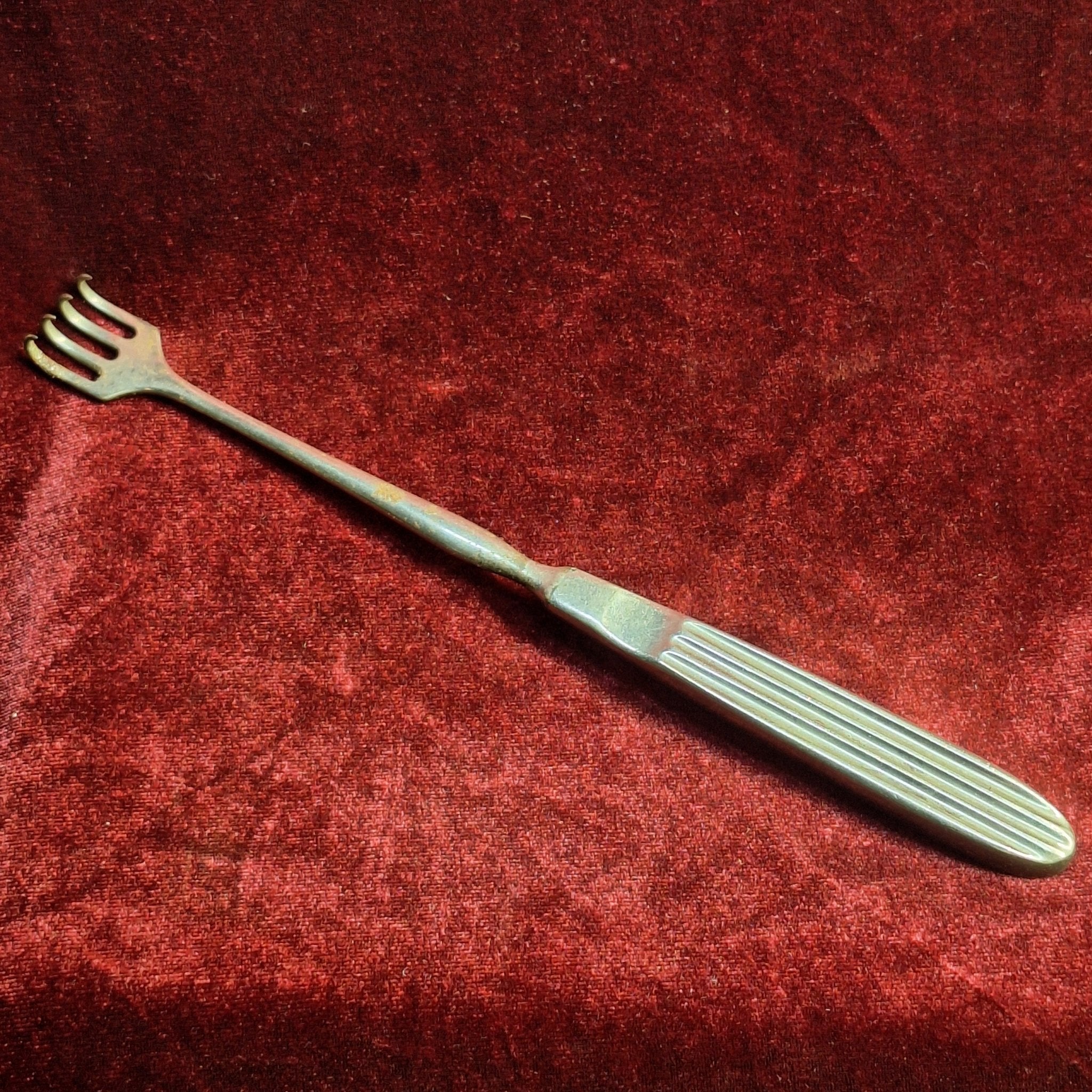 Antique Volkmann’s Sharp Retractor – Nickel - Plated Surgical Rake (1880–1930) - Exquisite Dark Curio